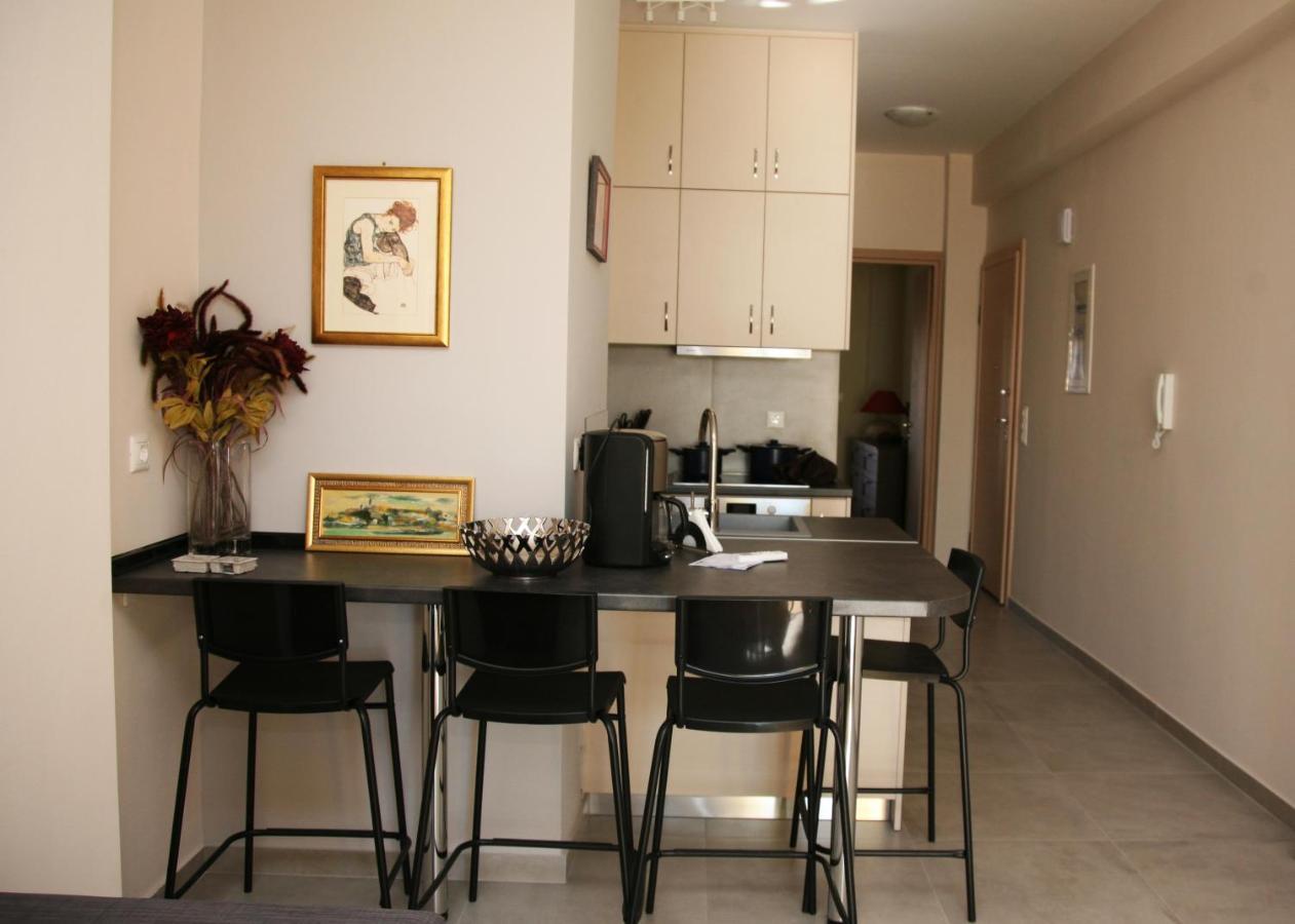 Lovely Sea Front Apartment Itea Exterior photo